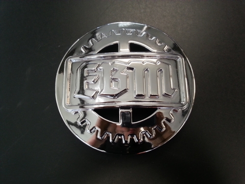 Customized Auto-Markenemblem, analog zum VW Emblem, hergestellt im 3D Drucker, Glanzverchromt