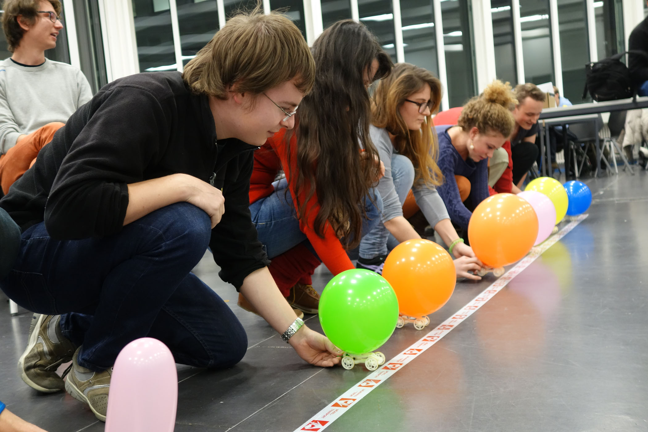 Eines der zentralen Projekte des Kurses ist der Kundenzuschnitt und die Fertigung eines ballon-angetriebenen 3D-gedruckten Autos. Foto: ETH Zurich
