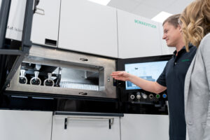 Interview mit Sabrina Koepke von Schaeffler Special Machinery: Multi-Material-Prozesse in der additiven Fertigung stellen neue Anforderungen an die Anlagentechnik