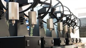 NOVA-60 kombiniert 3D-gedruckte Formen mit kompaktem Spritzguss